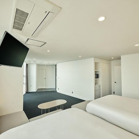 Uh Suite The Haeundae Busan Exterior photo