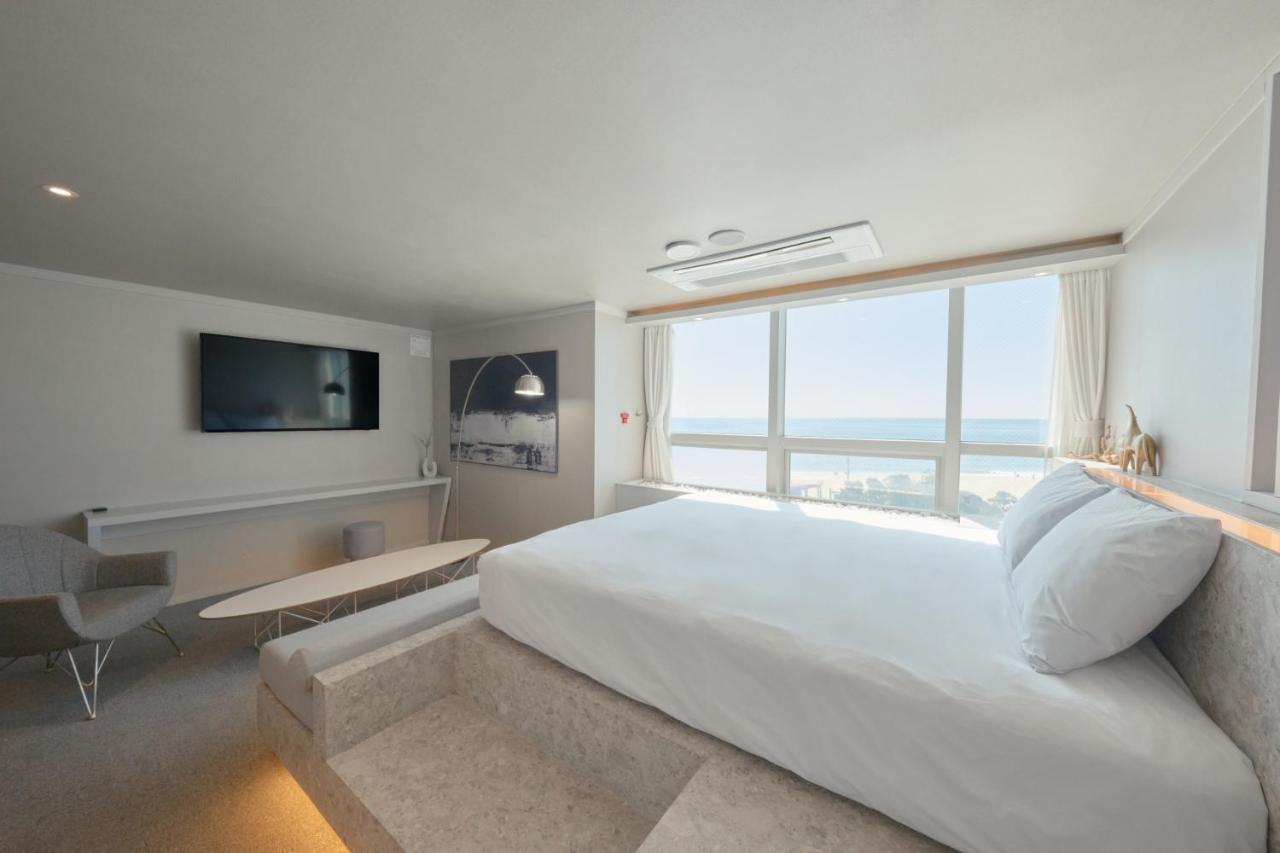 Uh Suite The Haeundae Busan Exterior photo