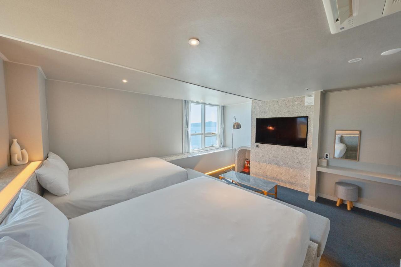 Uh Suite The Haeundae Busan Exterior photo