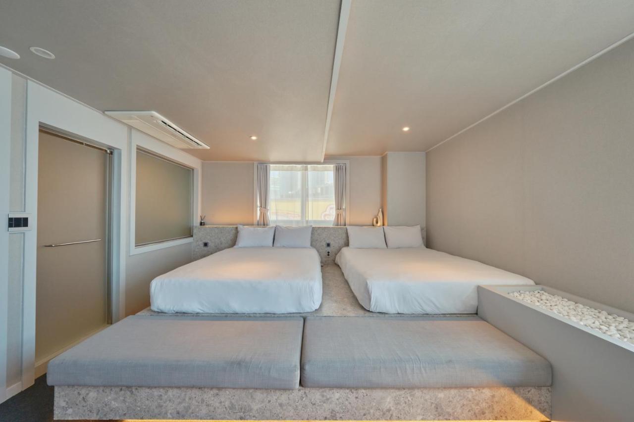 Uh Suite The Haeundae Busan Exterior photo