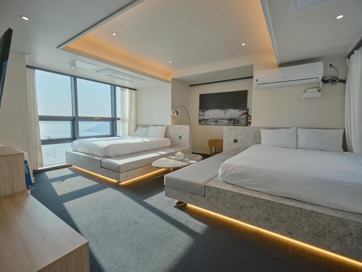 Uh Suite The Haeundae Busan Exterior photo
