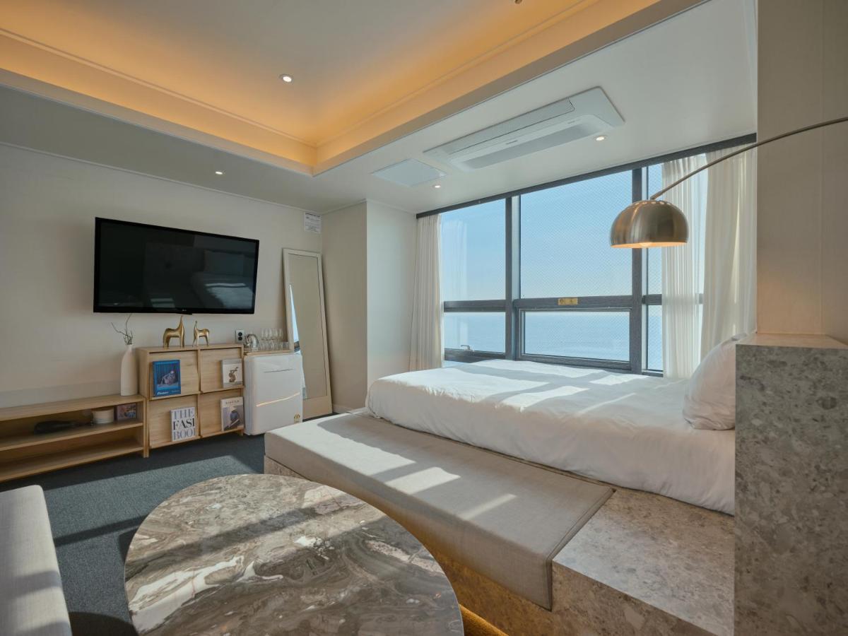 Uh Suite The Haeundae Busan Exterior photo