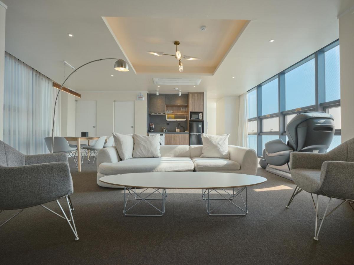 Uh Suite The Haeundae Busan Exterior photo