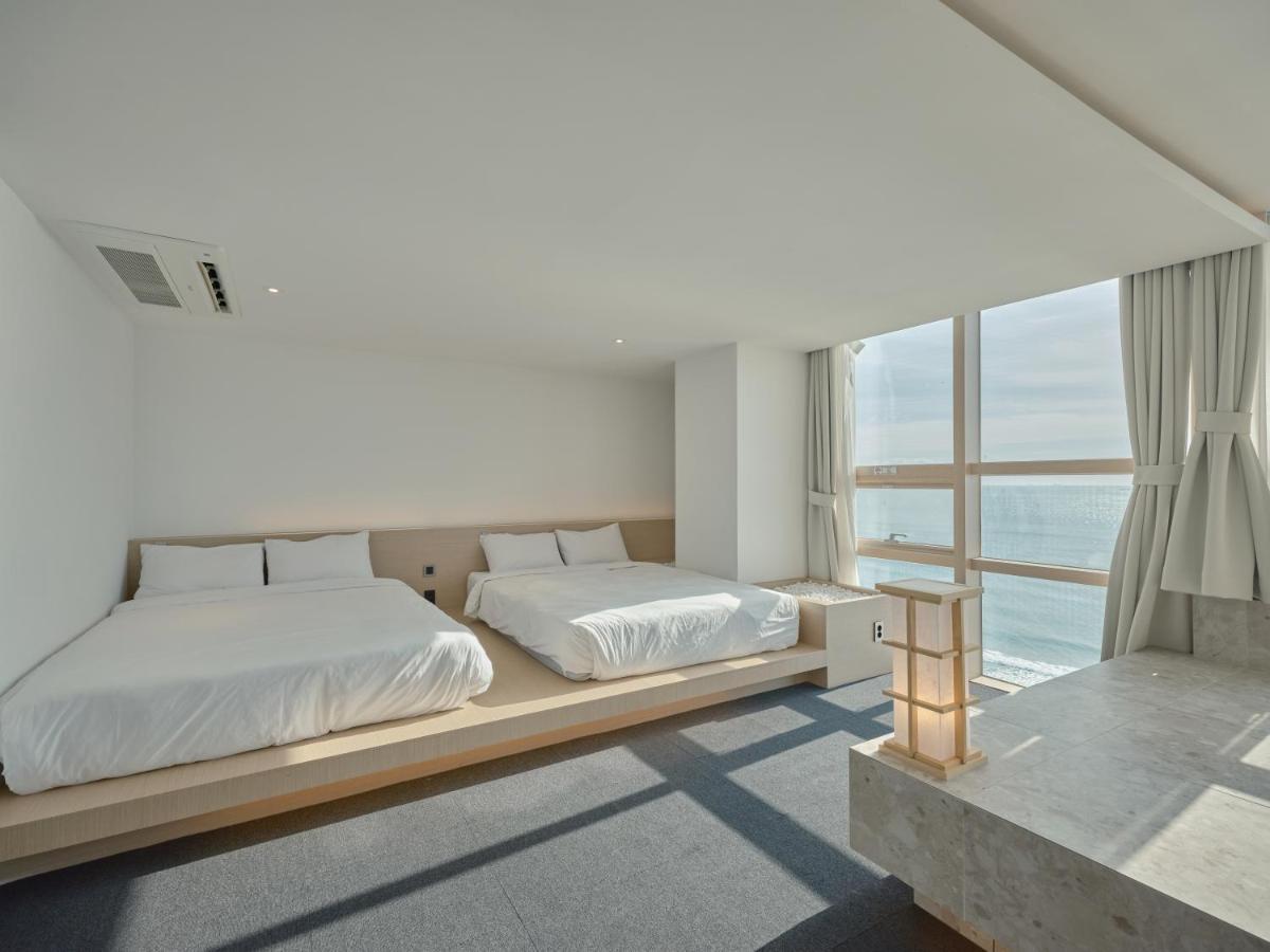 Uh Suite The Haeundae Busan Exterior photo