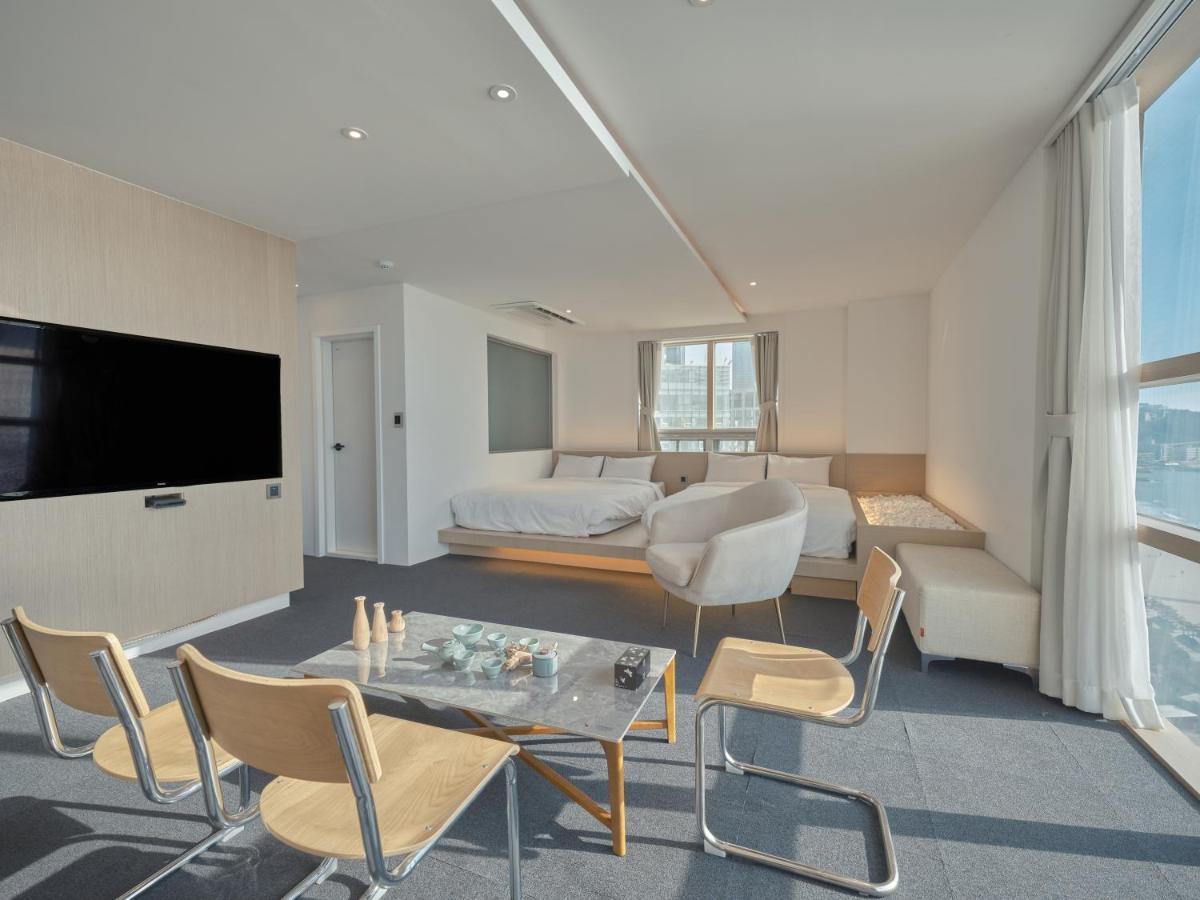 Uh Suite The Haeundae Busan Exterior photo