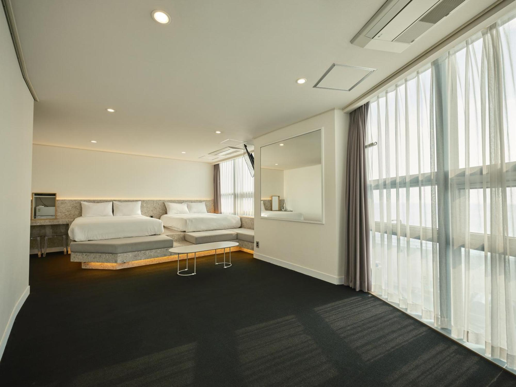 Uh Suite The Haeundae Busan Exterior photo