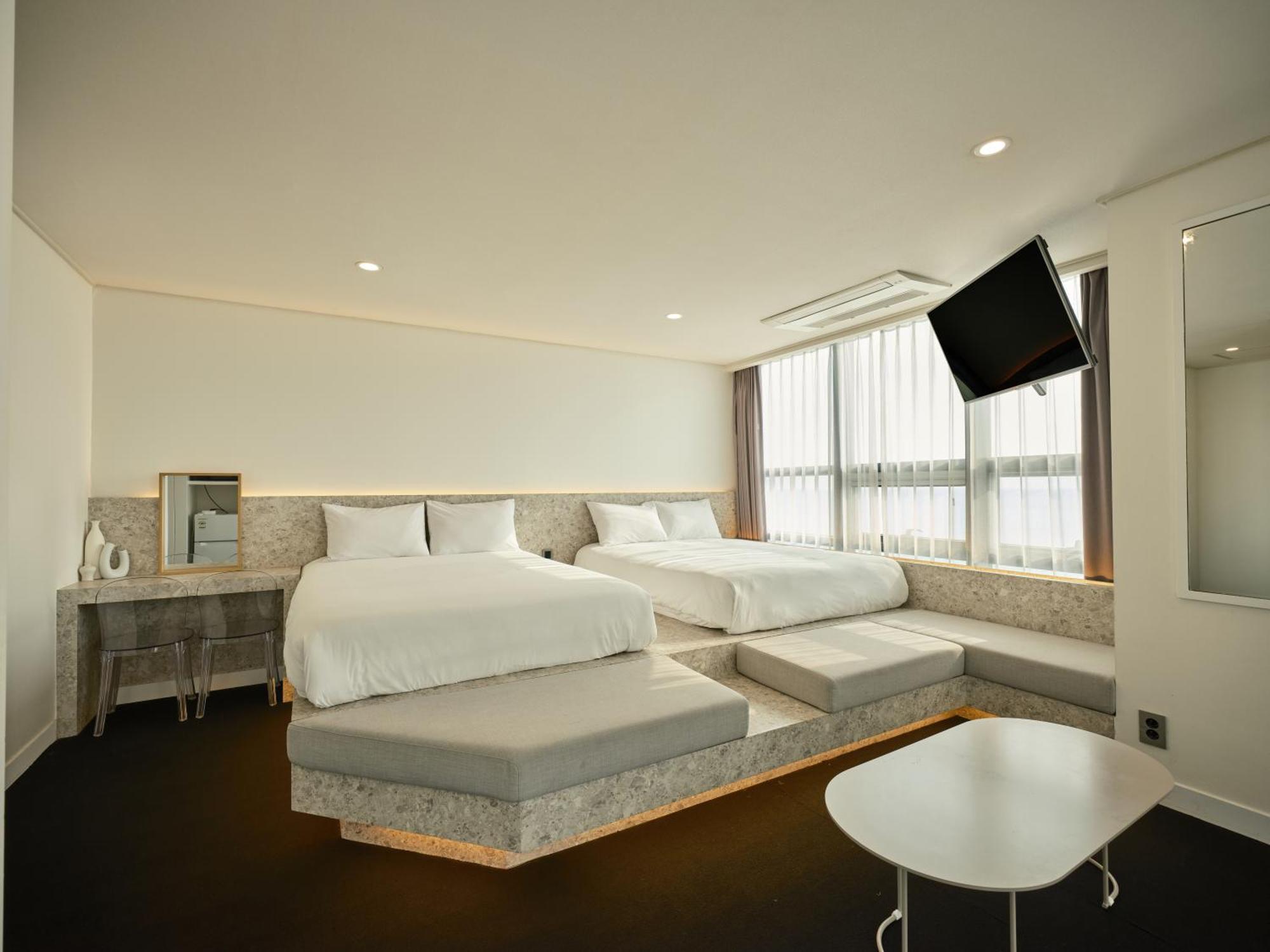 Uh Suite The Haeundae Busan Exterior photo
