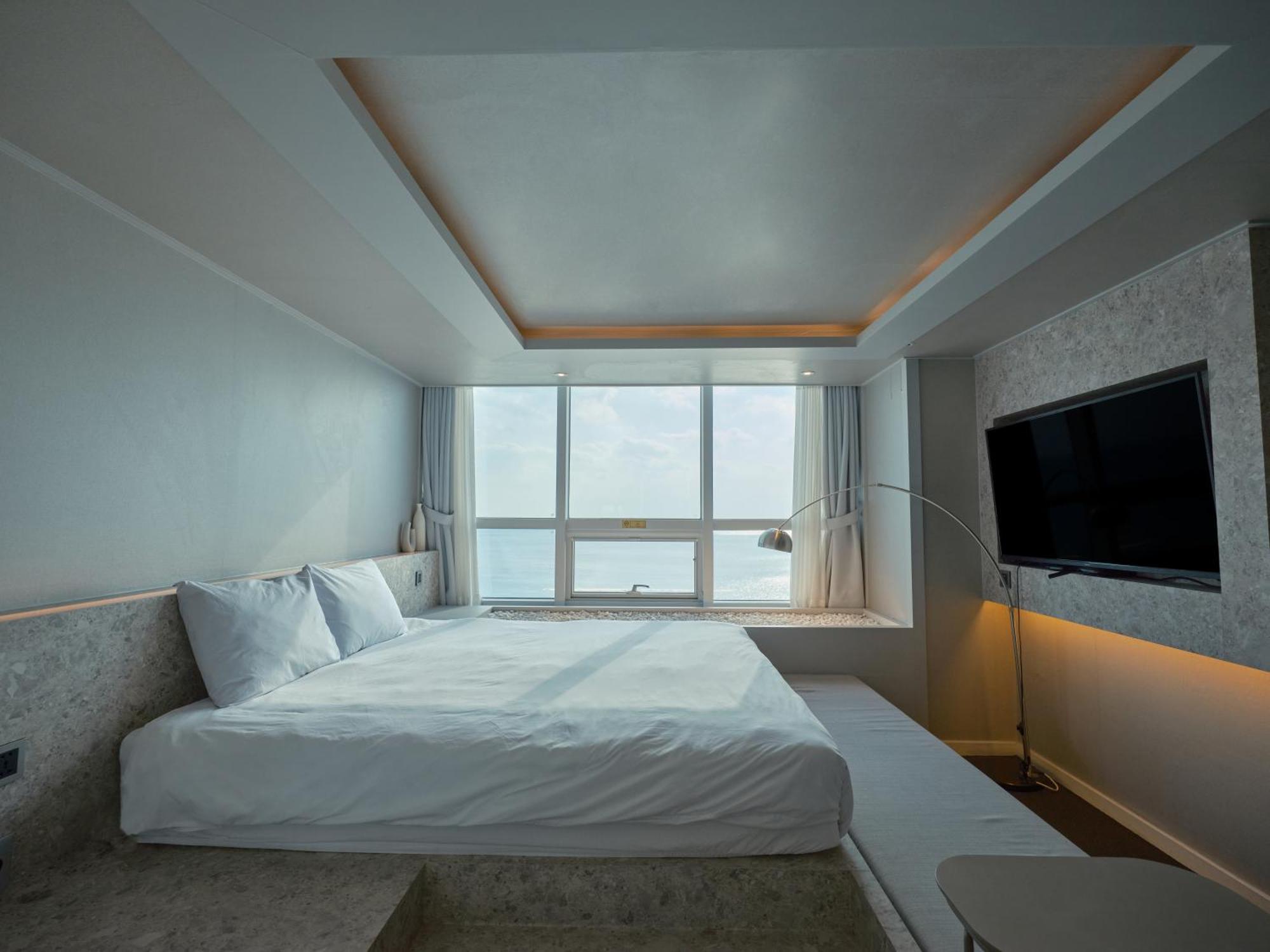 Uh Suite The Haeundae Busan Exterior photo