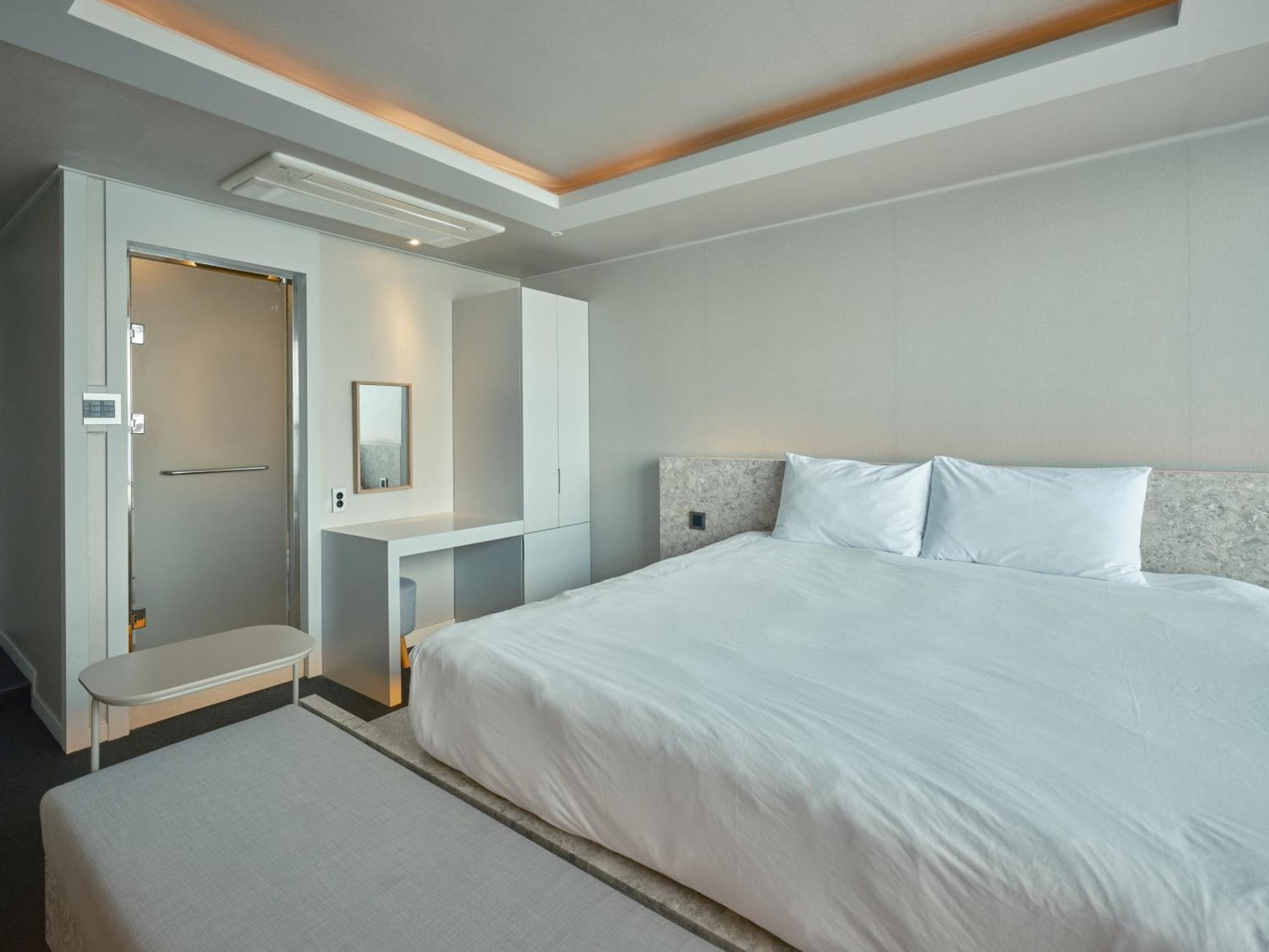 Uh Suite The Haeundae Busan Exterior photo