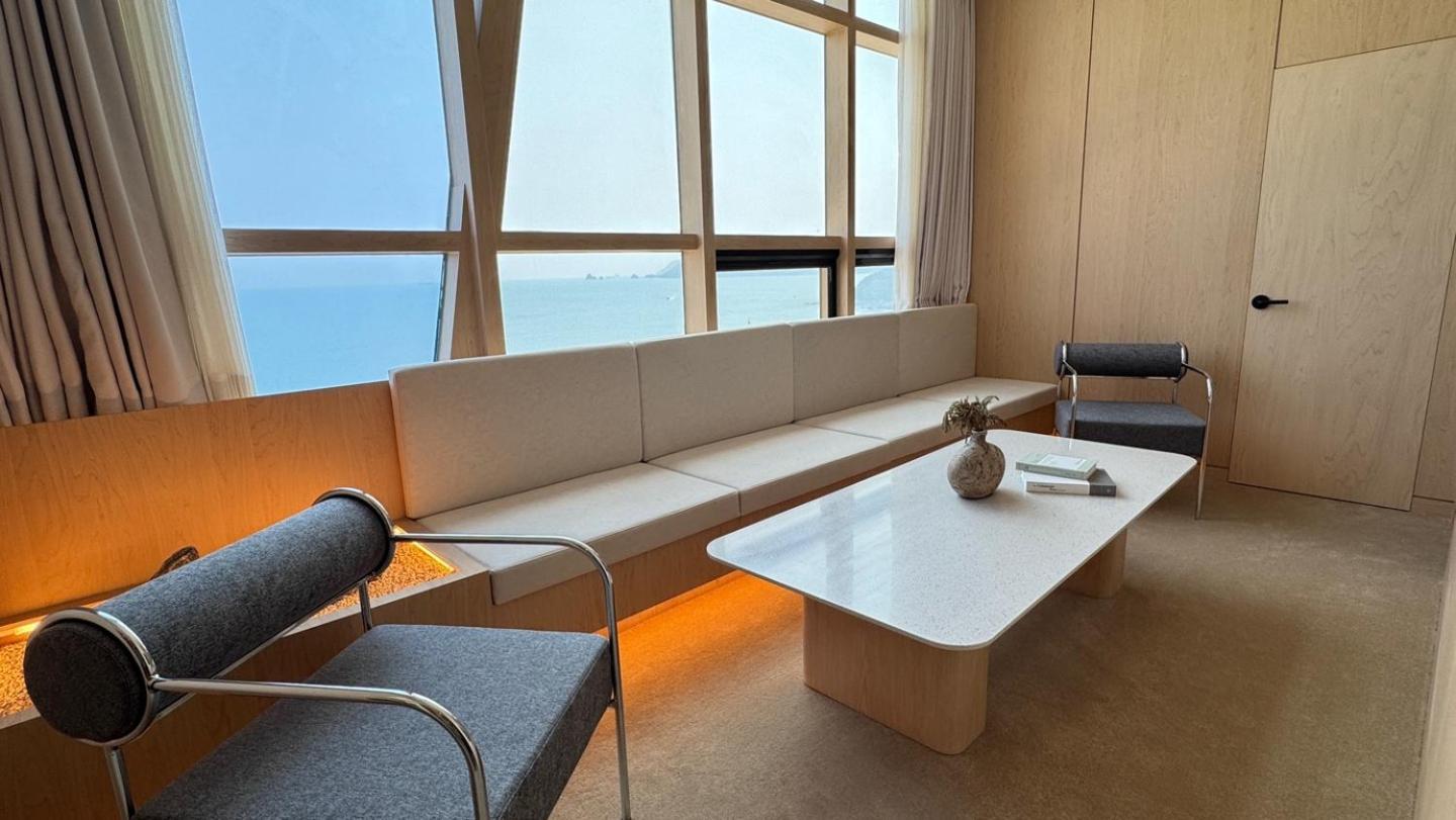 Uh Suite The Haeundae Busan Exterior photo