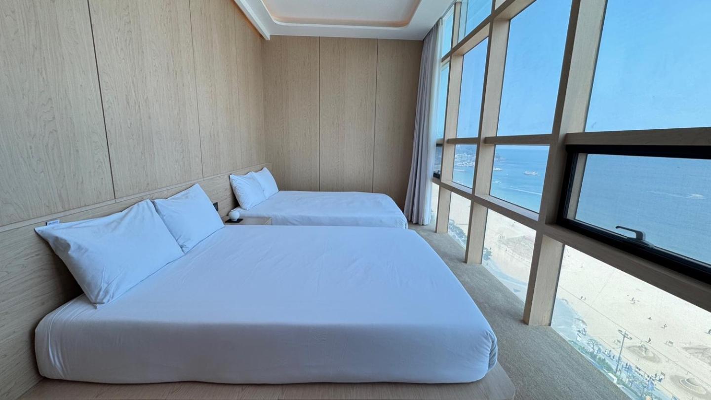 Uh Suite The Haeundae Busan Exterior photo